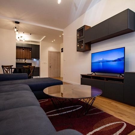 Follow The Sun - 4 Person Apartment บาร์ ภายนอก รูปภาพ