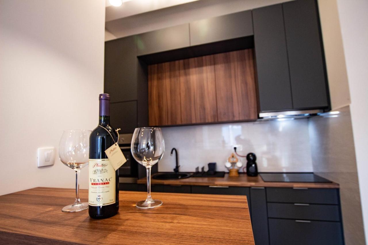 Follow The Sun - 4 Person Apartment บาร์ ภายนอก รูปภาพ