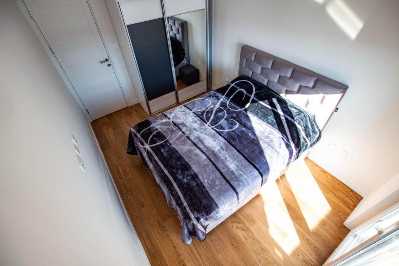 Follow The Sun - 4 Person Apartment บาร์ ภายนอก รูปภาพ