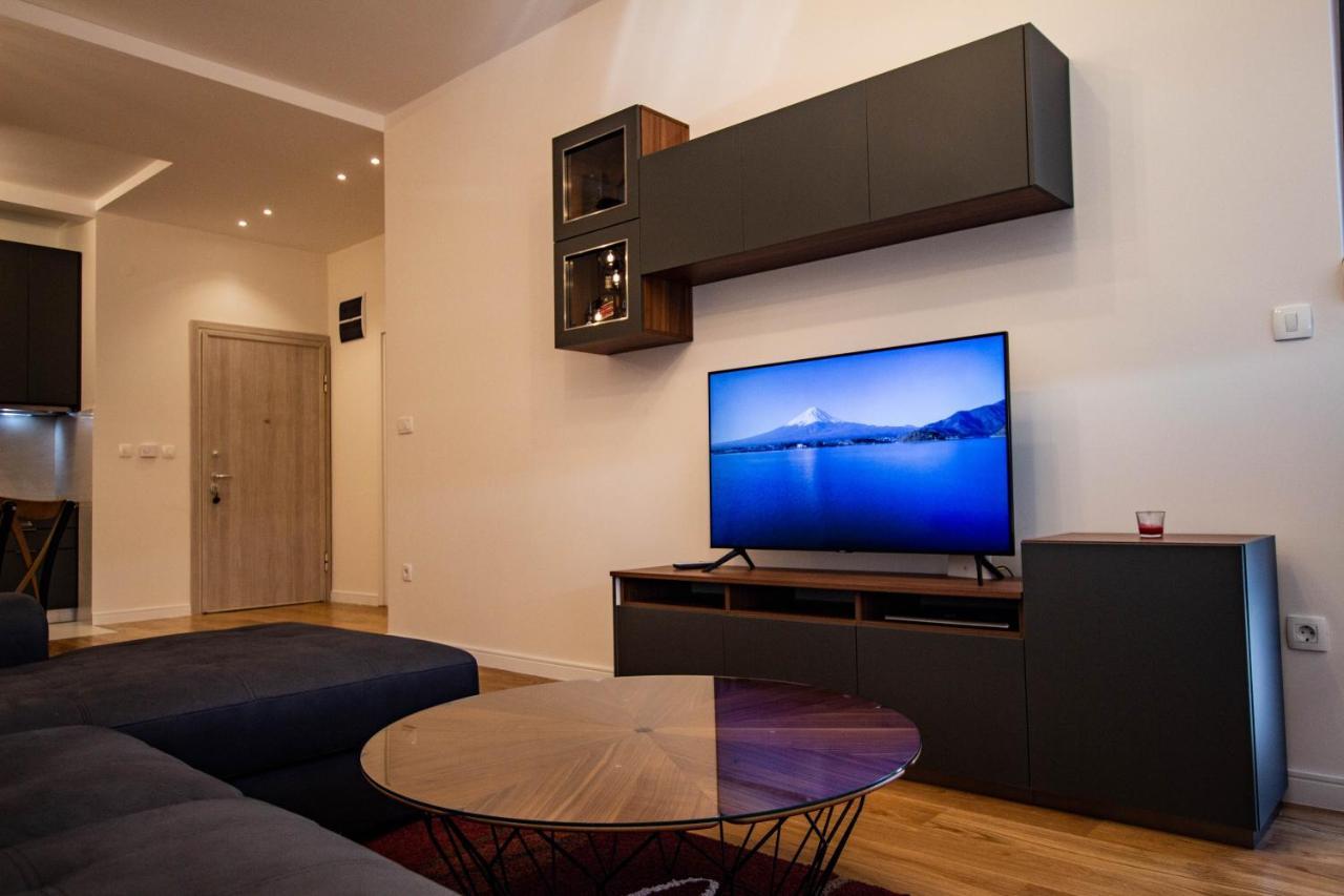 Follow The Sun - 4 Person Apartment บาร์ ภายนอก รูปภาพ