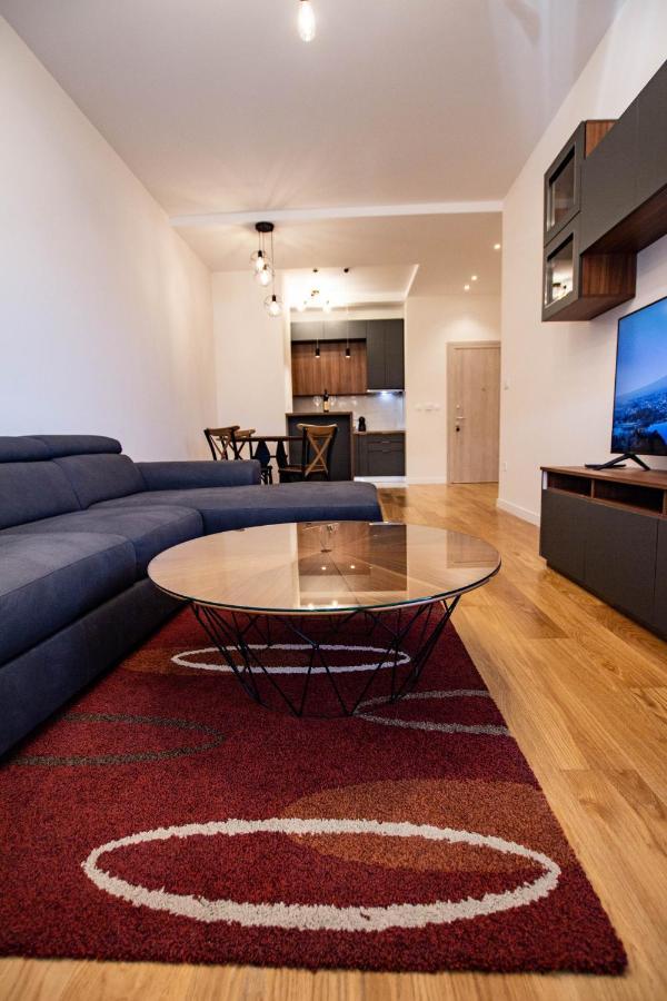 Follow The Sun - 4 Person Apartment บาร์ ภายนอก รูปภาพ