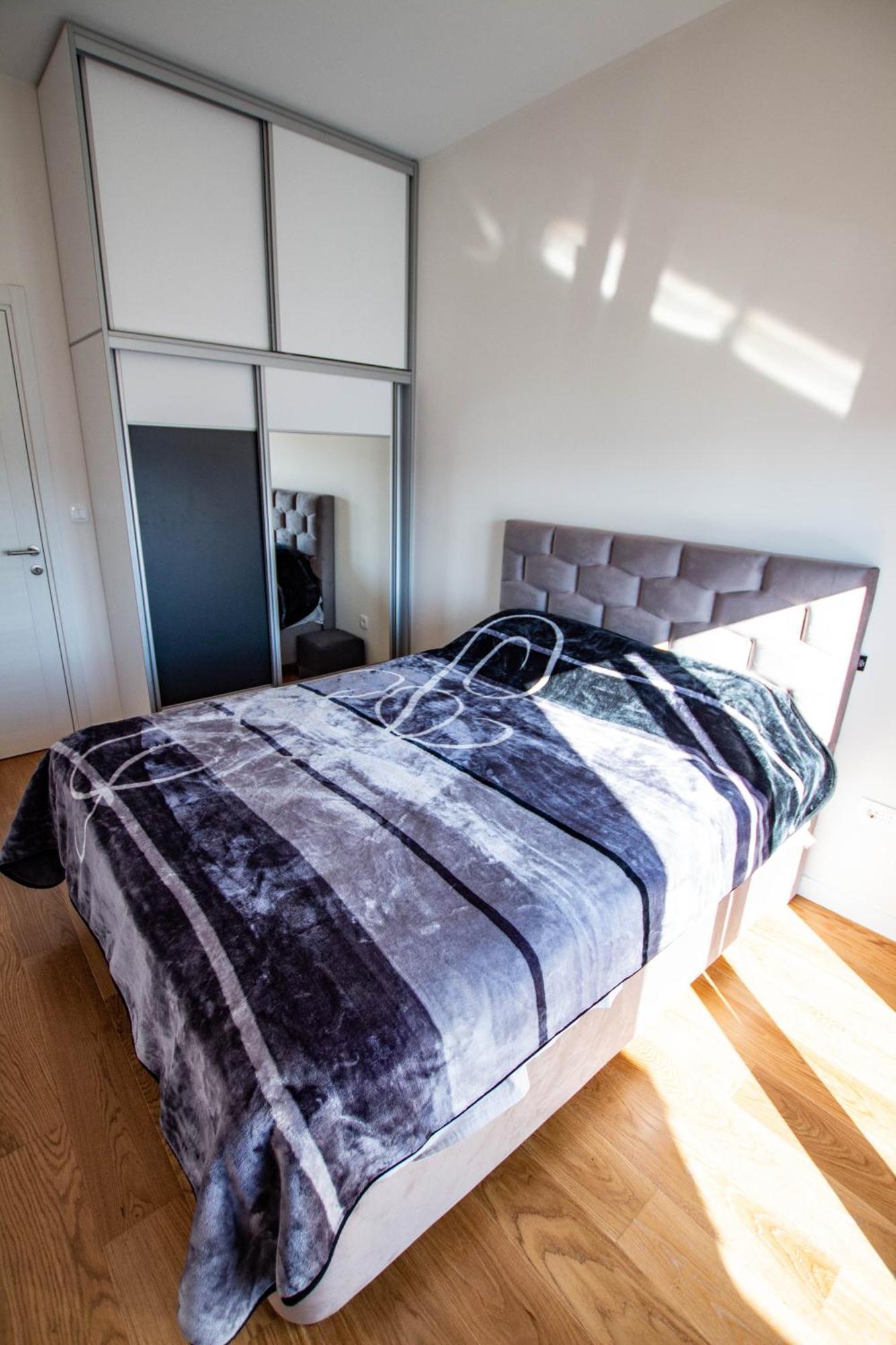 Follow The Sun - 4 Person Apartment บาร์ ภายนอก รูปภาพ